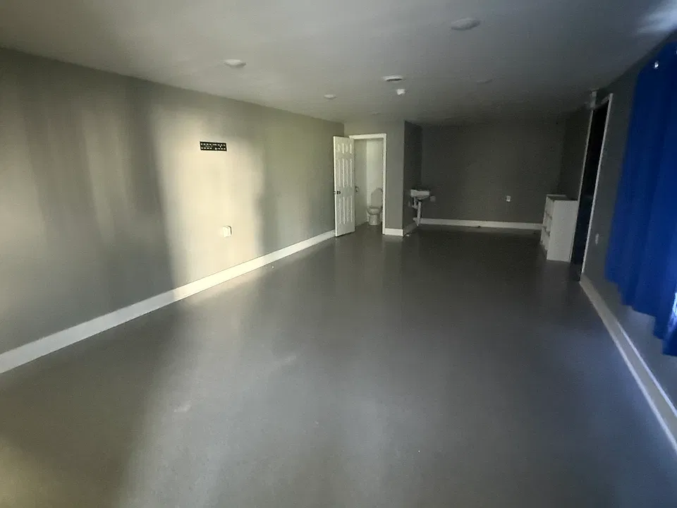 Building Photo 4