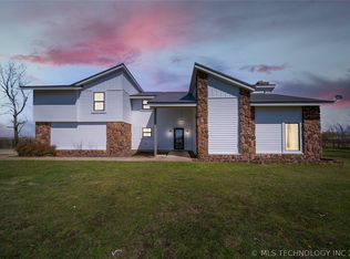 359 E 480th Rd, Pryor, OK 74361