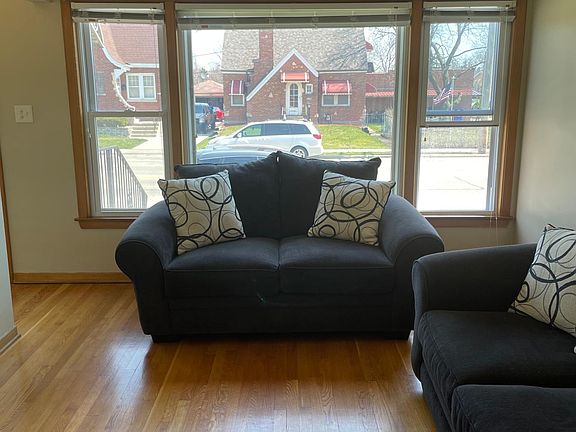 3rd image of 4518 Lawndale Ave
