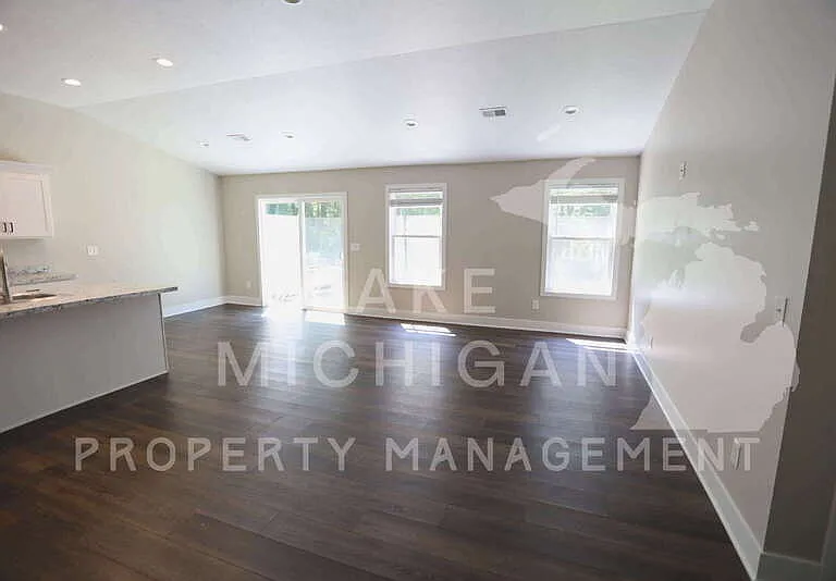 18677 174th Ave — Photo 4
