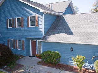 13 Lamplight St, Beacon, NY 12508