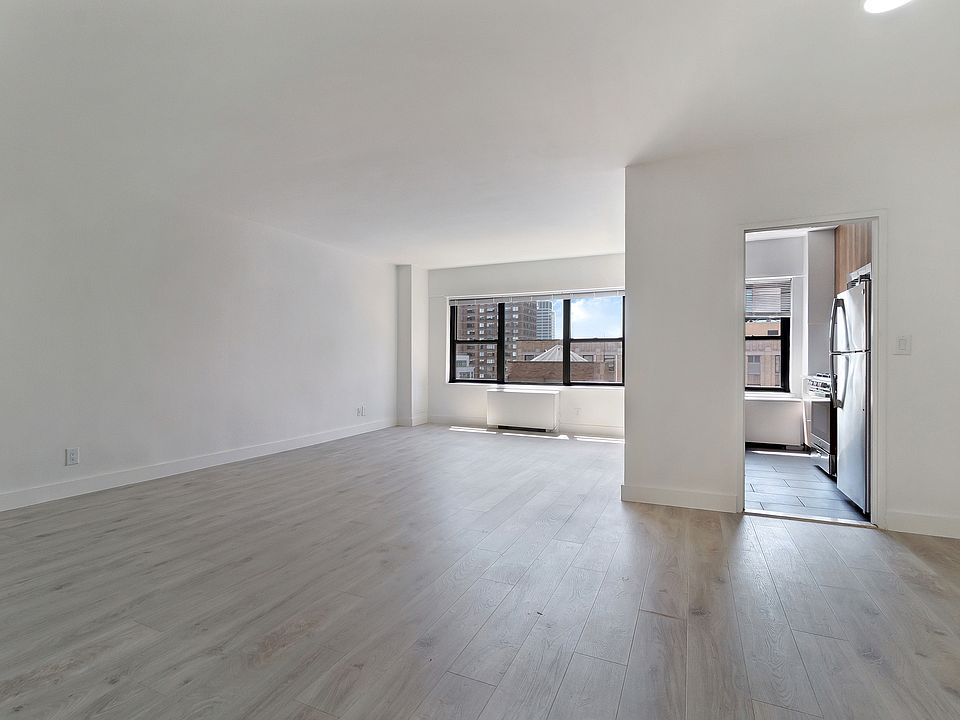1st image of 120 E 34th St APT 20O