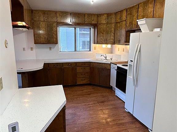 5th image of 648 Palmer Street