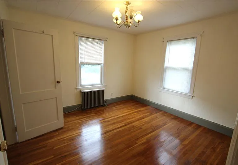 23 Saxon St — Photo 9