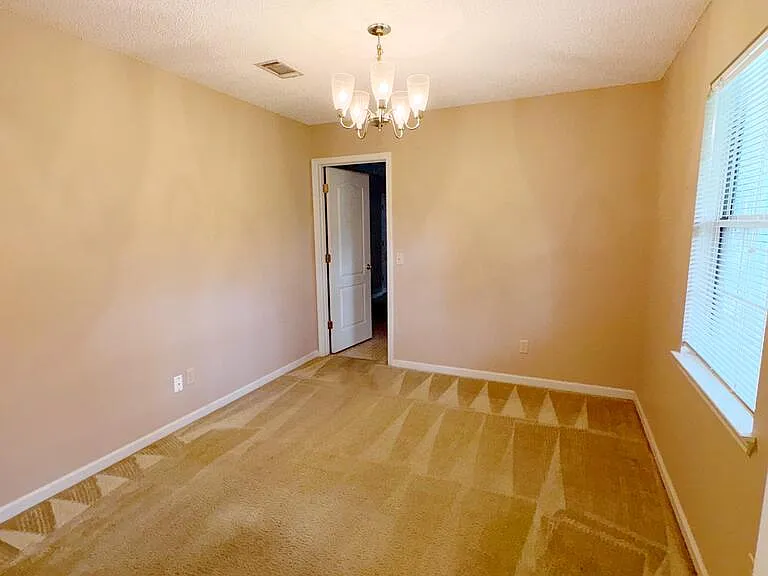 200-200 Woodland Cir — Photo 2