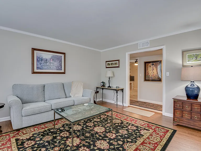 324 Laurens St SW #B — Photo 8