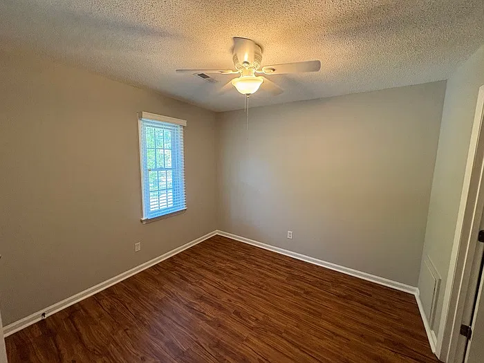 2 bed, 2.5 bath, 1449 sqft, $1,200 — Photo 3
