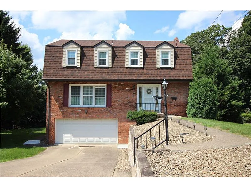 5692 Scenic View Dr photo 1