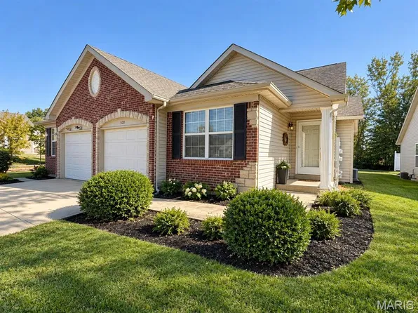 520 Newcastle Dr, Troy, MO 63379
