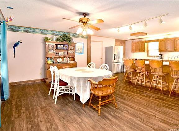 4th image of 331 E Chamblee Dr