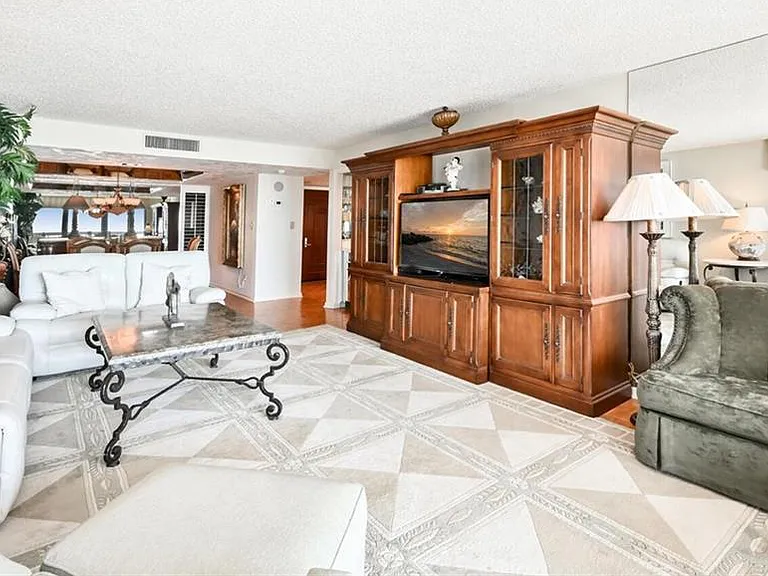 4551 Gulf Shore Blvd N #1001 — Photo 11