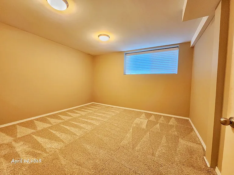 7517 Brooklyn Ave NE — Photo 16