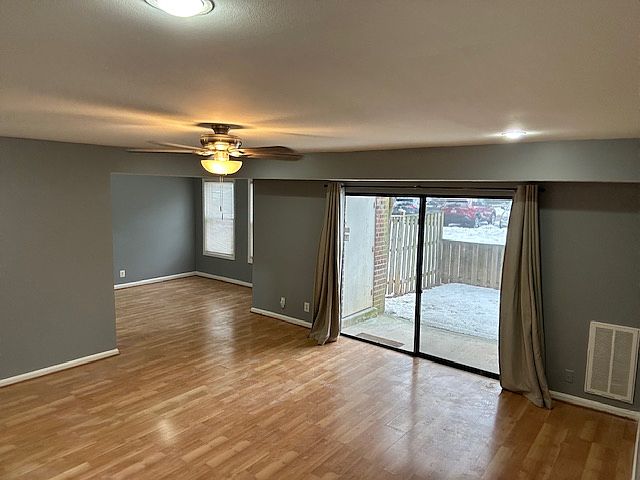 Sitting room links with the dinning area.