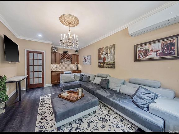 3rd image of 7 Resiak Court