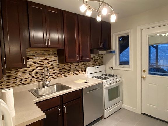 2nd image of 5305 N Washtenaw Ave APT 1S