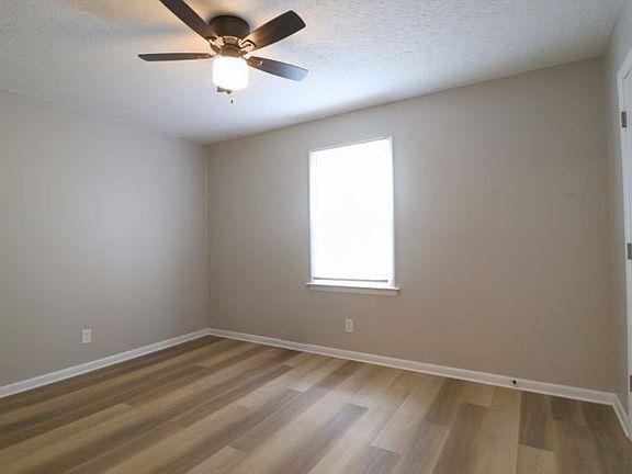 2nd image of 3015 Forest Hills Cir APT B