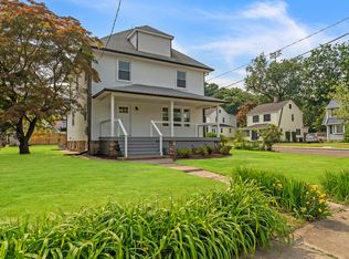 48 Powell Pl, Stamford, CT 06902