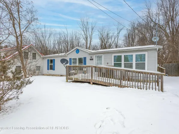 6081 Park Lake Rd, Bath, MI 48808