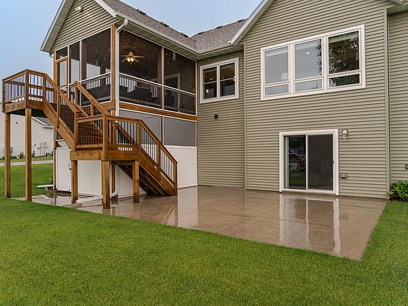 3rd image of 2745 Sand Trap Rd SE