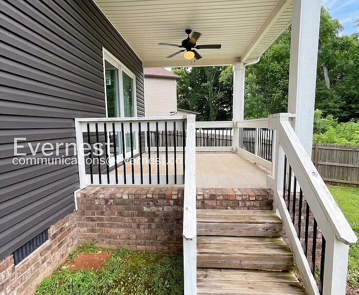 1212 Ewing Way — Photo 2