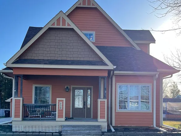 230 Poplar St, Earlham, IA 50072