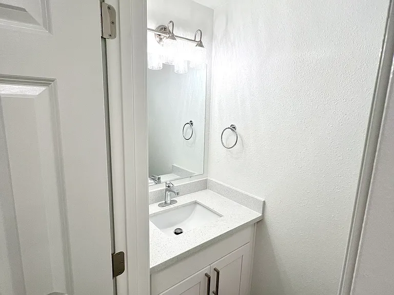 504 Kendall St — Photo 11