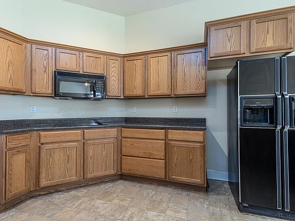 4th image of 99 Heartland Ln