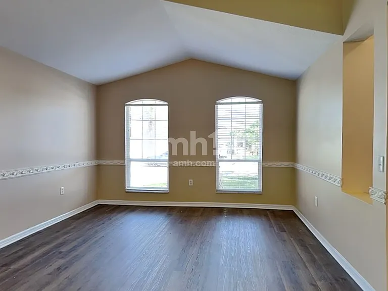 30450 Wrencrest Dr — Photo 10