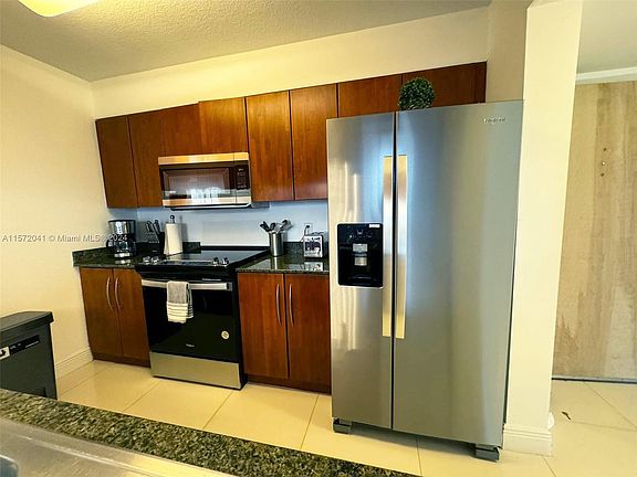3rd image of 1200 Brickell Bay Dr APT 1521