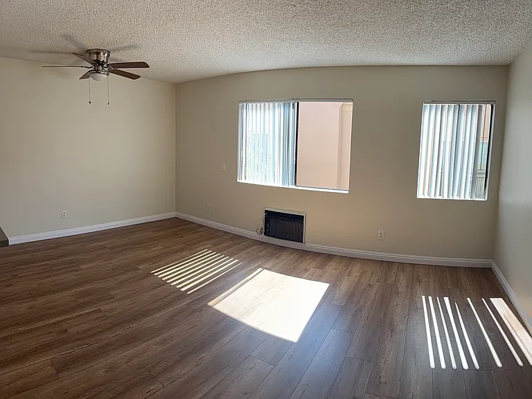 704 E Garfield Ave #24 — Photo 4