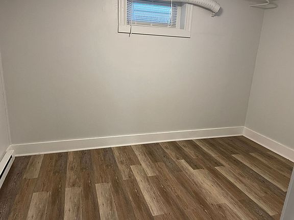 5th image of 654 Elmwood Ave #B3