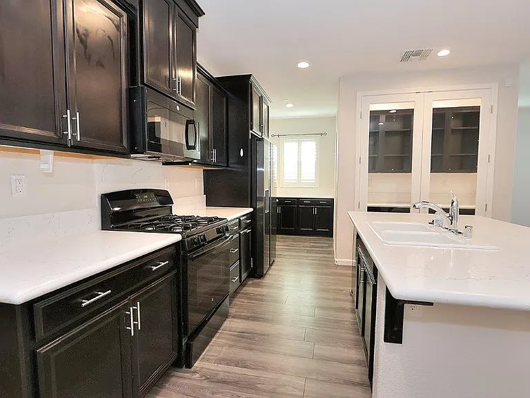 9049 Hourglass Cir — Photo 8