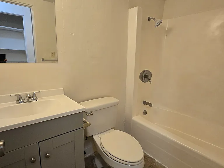 2437 Tusitala St #202 — Photo 4