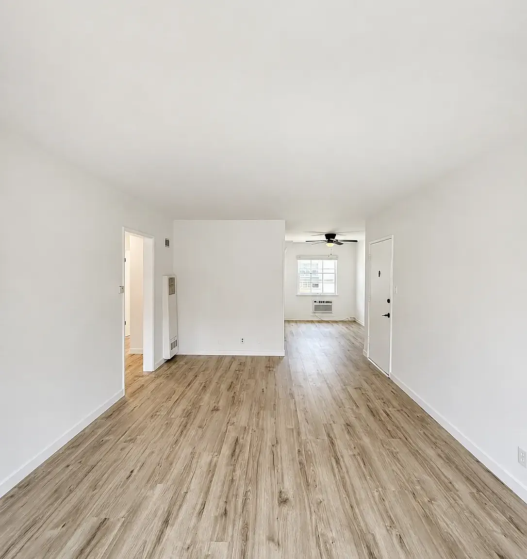 1 bed, 775 sqft, $2,145 — Photo 2