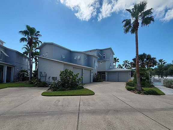 3rd image of 3700 Island Moorings Pkwy APT 17