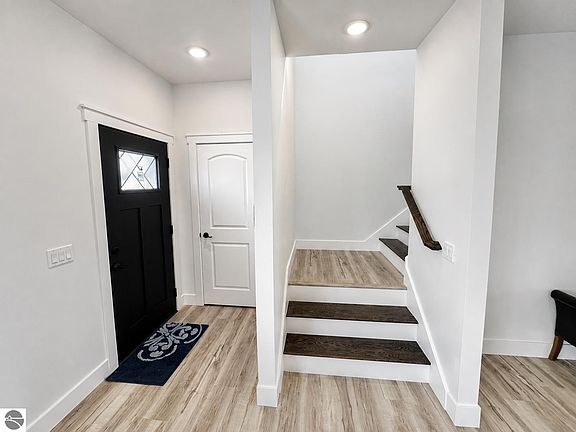 4th image of 38 Viola Ln Unit 32