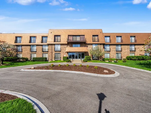 4050 Dundee Rd APT 209, Northbrook, IL 60062
