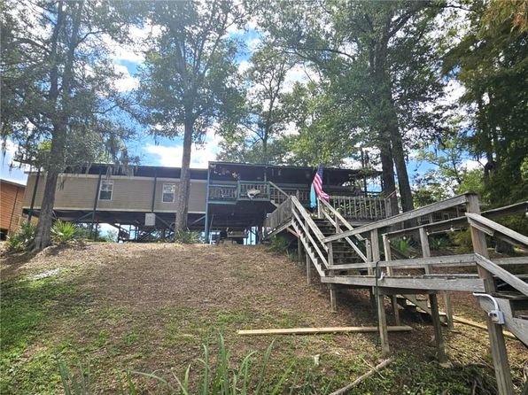 360 Island Dr, Jonesville, LA 71343