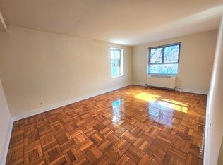 193-15 69th Ave #F3, Fresh Meadows, NY 11365