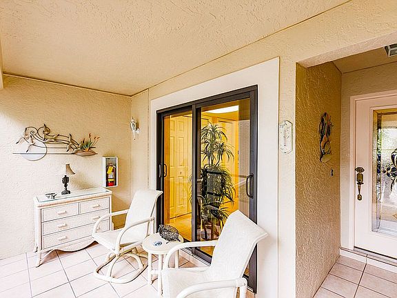 Entry Lanai