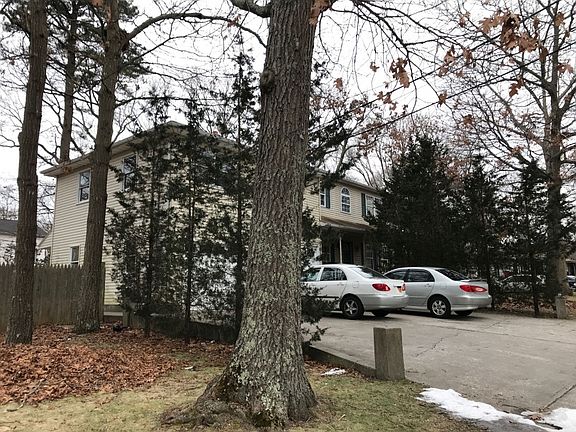 2nd image of 138 Moriches Ave