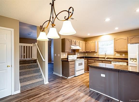3rd image of 5710 Prescott Ct #1101
