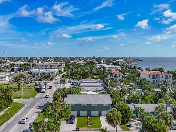 202 PEACOCK LANE #B, HOLMES BEACH, FL 34217