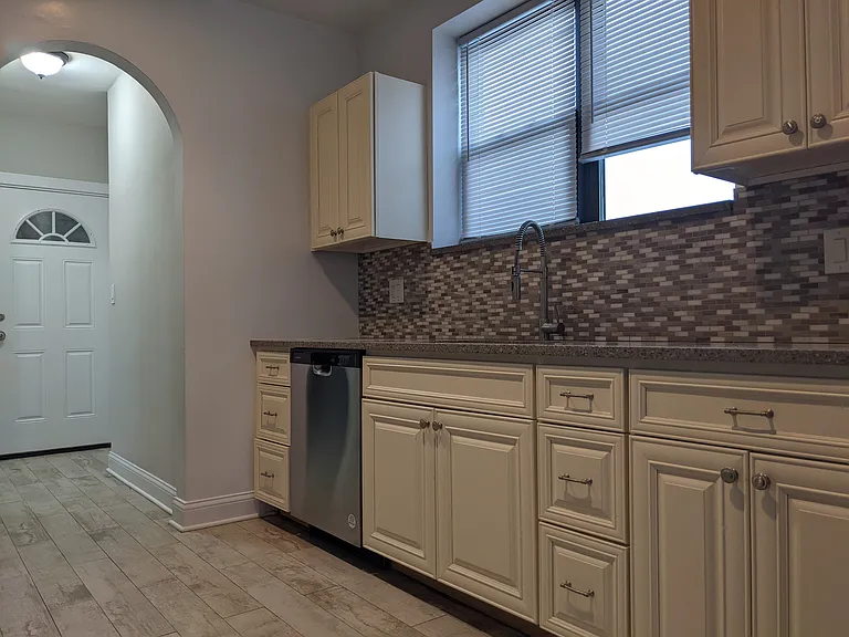 4350-58 N. Cicero Ave/4801-13 W. Montrose Ave — Photo 7