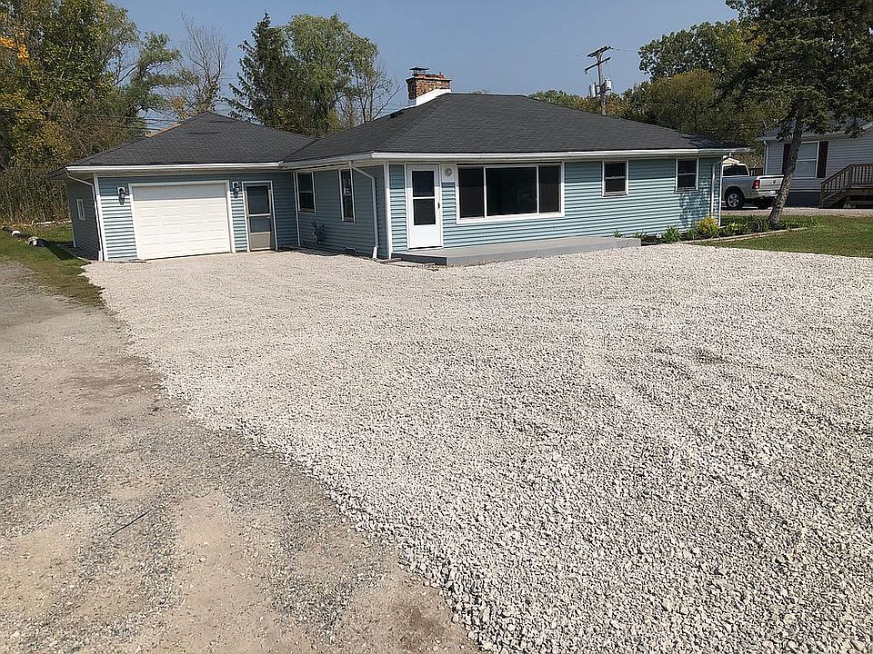 2nd image of 5820 Pte Tremble Rd