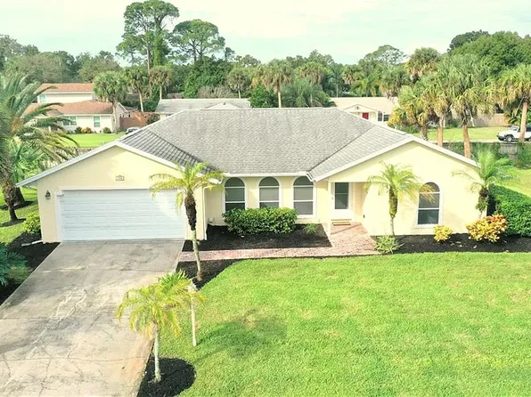 745 38th Ct, Vero Beach, FL 32968