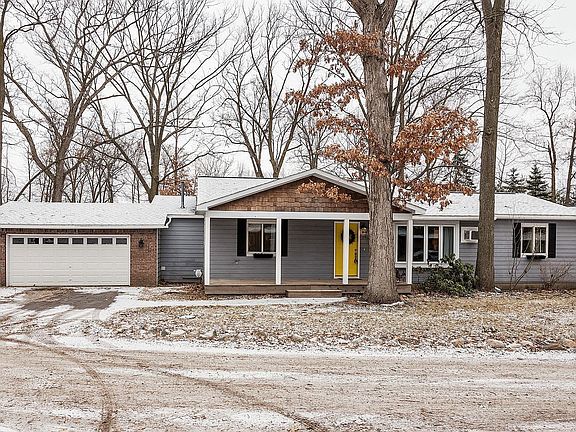 2nd image of 2731 Hillcrest Dr