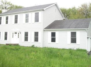 621 Smith Hill Rd, Stroudsburg, PA 18360