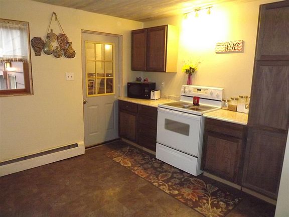 4th image of 208 Isabella Ave