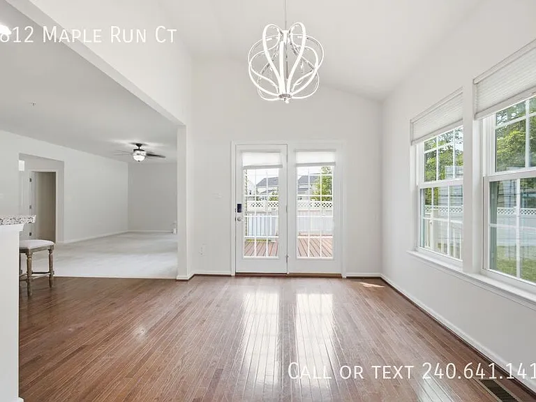 7812 Maple Run Ct — Photo 1